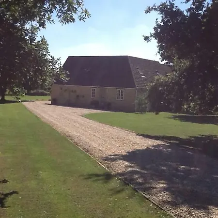 Gardeners Cottage Crudwell Exterior photo